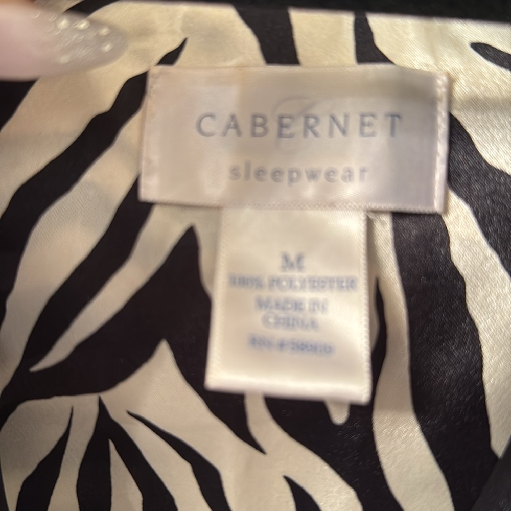 🖤✨CABERNET Sleepwear Robe ✨🖤 - Picture 8 of 9